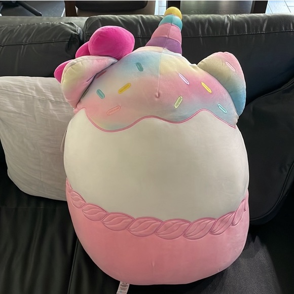 24" Hello Kitty Squishmallows - Picture 2 of 5
